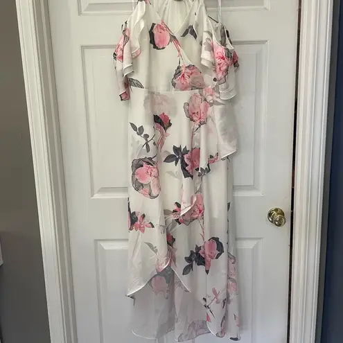 City Chic Maxi Pink Lily white floral cold shoulder ruffle asymmetrical dress 16