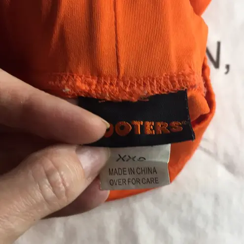 Hooters B24 #5 Girl Worn Uniform Tank/Shorts from Newnan Georgia Size XXS