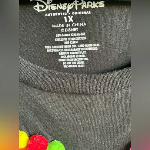 Disney  Park’s Minnie Mouse Rock the Dots Black T-shirt - Multicolored 3-D - 1X