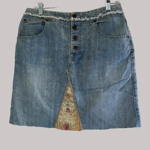 Gloria Vanderbilt Y2K Distressed Denim Skirt With Floral Patchwork & Frayed Hem - Image 5