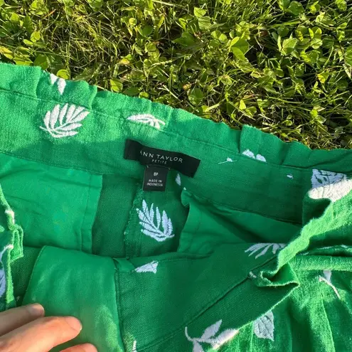 Ann Taylor  Shorts 8P Linen Paperbag Embroidered Leaves Belt Pleated Green Pocket - Image 5