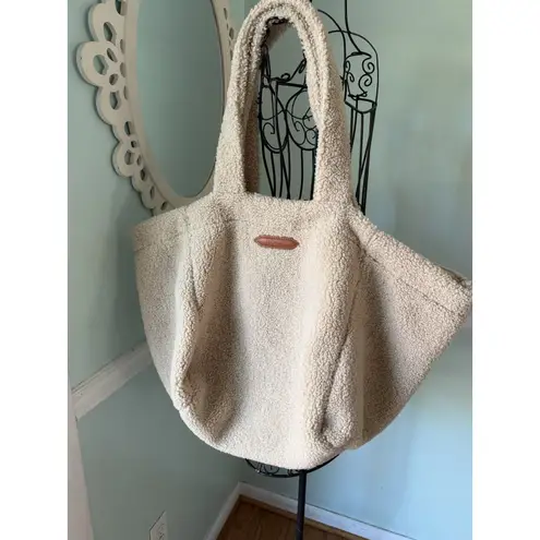 POOLSIDE THE SLOUCHY TEDDY TOTE Cream HTF Sherpa Large Purse