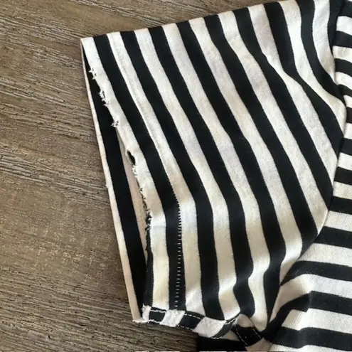AMO Seaton Stripe Twist Tee Medium Black and White w/ Distressing