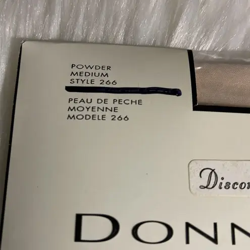 Donna Karan Vintage Just Sheer Hosiery Control Top Style 266 Powder Medium NWT