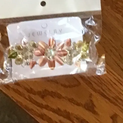 Stunning Womens Barrette Floral Design 3.2 “l x 1.5” w Orange