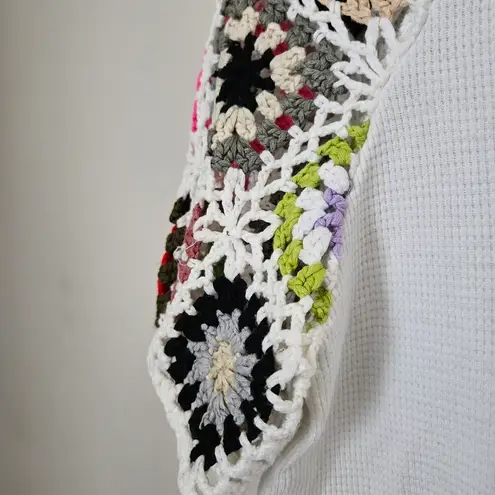 Emery Rose Top Blouse White Crochet Short Sleeves Colorful Cute Neutral Size M