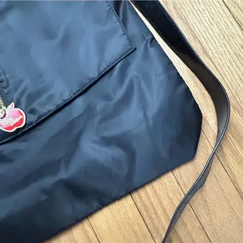 Apple Bottoms Vintage Black Shoulder Zipper Pouch/Bag