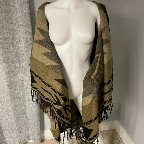 New Women’s Fall Cover up size One size New tags
Very spacious and comfy! Brown - Image 7