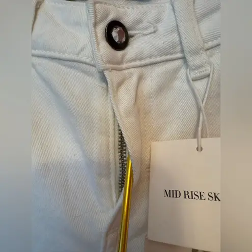 ZARA  Women’s White Mid Rise Skinny Distressed Jean USA 2 (34) NWT