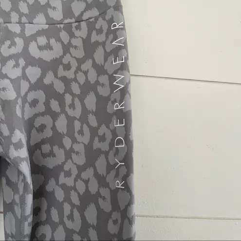Ryderwear Grey Leopard Instinct Scrunch Leggings