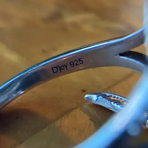 White Buffalo Turquoise Feather Ring Size 9 Black