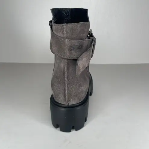 Kenneth Cole  Distressed Grey Suede Lug Sole Chunk Heel Platform Well Feet Boots