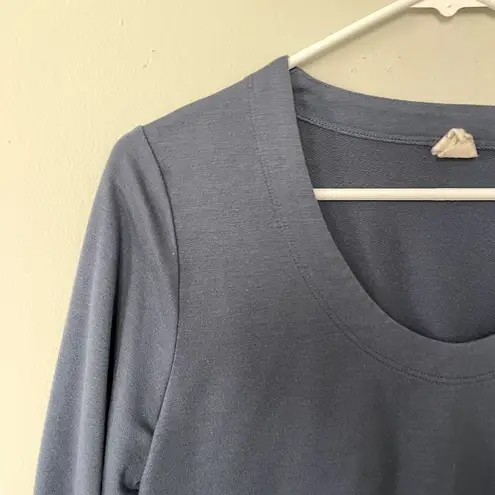 Hue light blue deep scoop neck top 3/4 sleeves casual style women size small