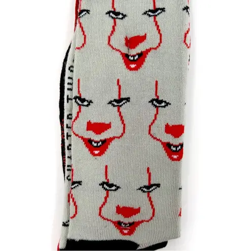 It Pennywise the Clown Crew Socks Mens Womens Horror Movie Halloween Fun Gift Tan