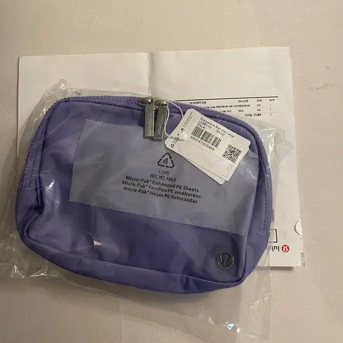 Lululemon NWT LARGE  2L Everywhere Belt Bags Dark Lavender Color