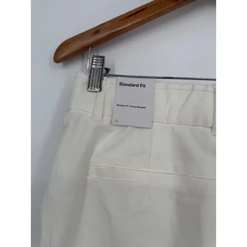 Nike  Dri Fit Victory Golf Chino Shorts Womens‎ Medium White Standard Fit Logo