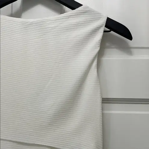 Bailey44 Bailey / 44 White Fitted Asymmetrical Layered Sleeveless Blouse - Size Medium