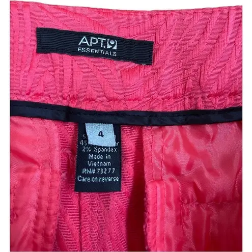 Apt. 9  red textured shorts size 4