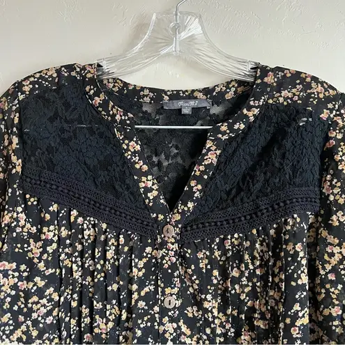 Miss Me  Black Lace Ditsy Floral Gypsy Boho Button Down Peasant‎ Blouse