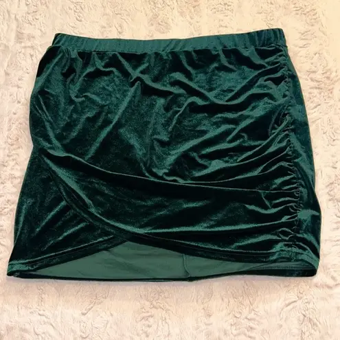 SheIn  CURVE skirt in size 4XL