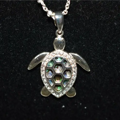LACN LA Gem & Jewelry Designs Abalone Rhinestone Turtle Silver Tone 20" Necklace