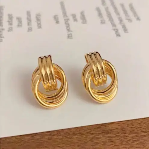 Gold Circle Knot Earrings
