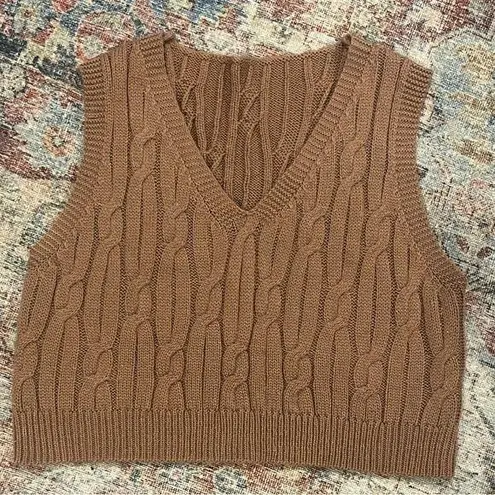 NWOT Cropped Sweater Vest Size L