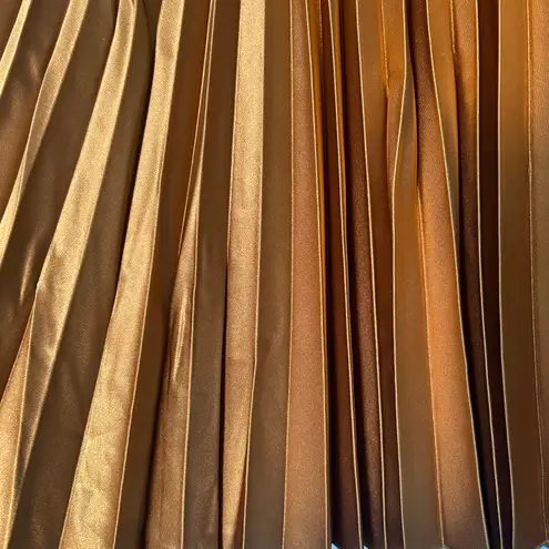 Vertigo Gold Shimmery Holiday Party Pleated Midi Skirt NWT