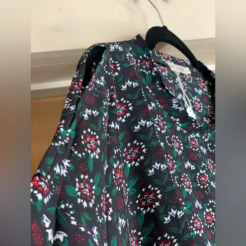 Maveor Floral Black and Red Women's Top. Size
