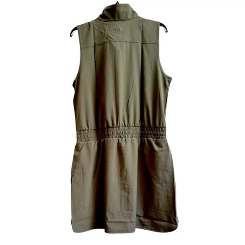 Elle NWT Olive Green Zip-Up athletic Dress. Zip front, skort w pockets. Size M
