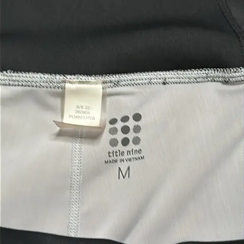 Title Nine 14” Napili Bonded Ultra Light High Rise Black Printed Running Skirt M