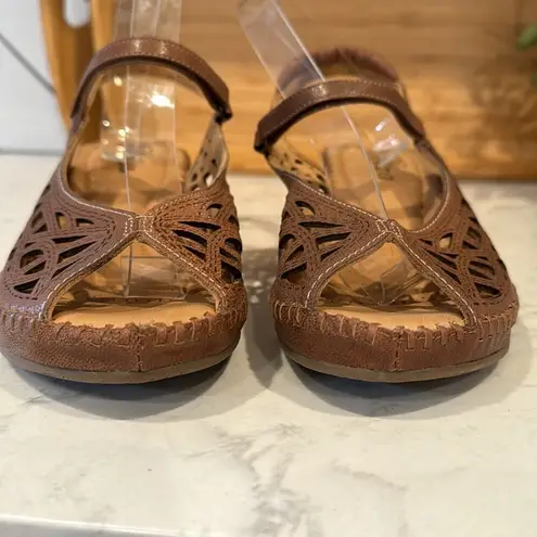 Biza Isadora natural memory foam cushioned insole leather linings size 9.5 Brown