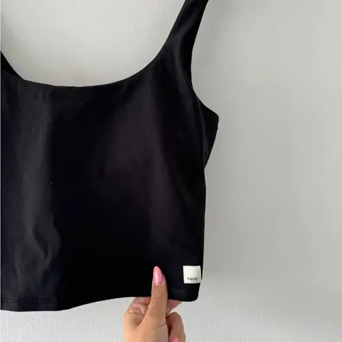 Vuori  Black Daily Crop Tank M