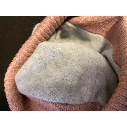 Reebok ‎ Womens Gray & Pink Knit Beanie Hat With Pom NEW