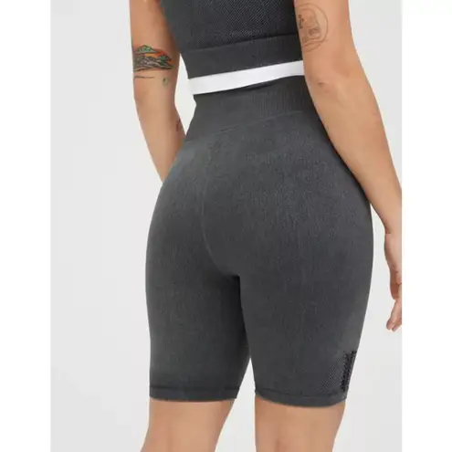 Offline by Aerie High Rise 7"Inseam Bike Short Gray Shadow Women's Activewear