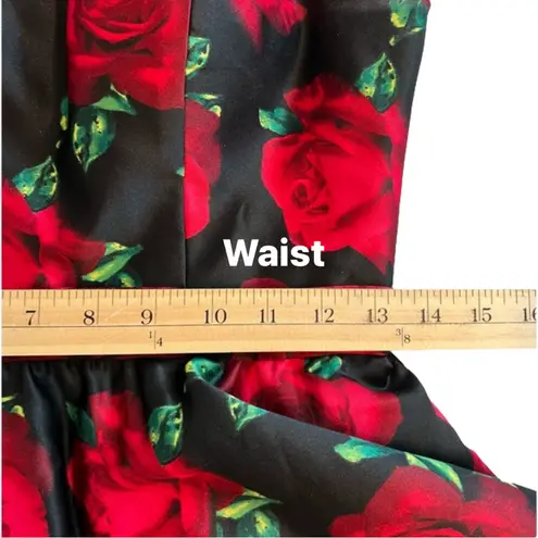 Camille La Vie short prom/formal halter dress w/flounce hem, size 5 (small)