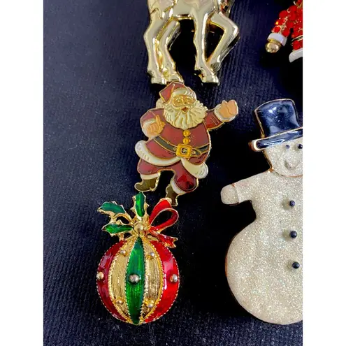 Costume Jewelry Christmas Brooches & 2 Button Covers Lot Vintage To Modern Gold