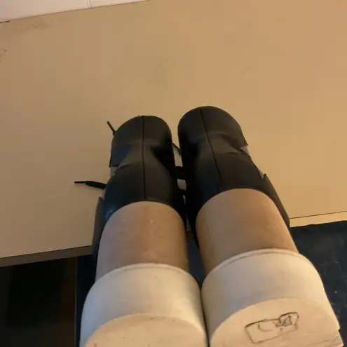 Stella McCartney women Black vegan leather platform Star Eysle star boots 5.5