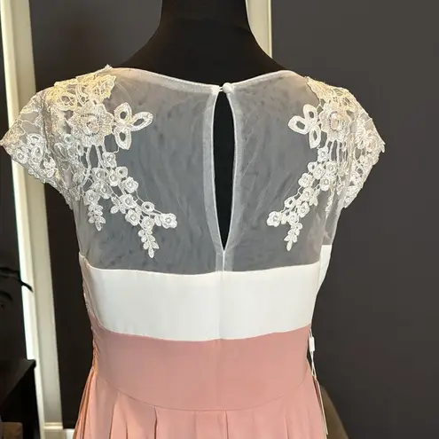 Women’s Ivory Lace Top Pink Chiffon V