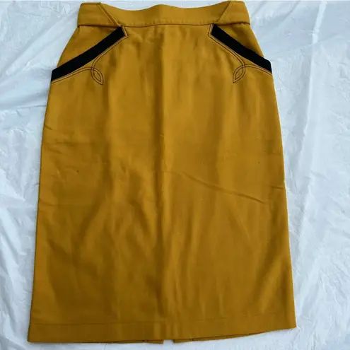 Byblos Italy 44 = US 10 gold/mustard midi skirt