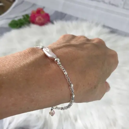 Faux freshwater pearl beaded bracelet Silver tone & opalescent seed bead jewelry