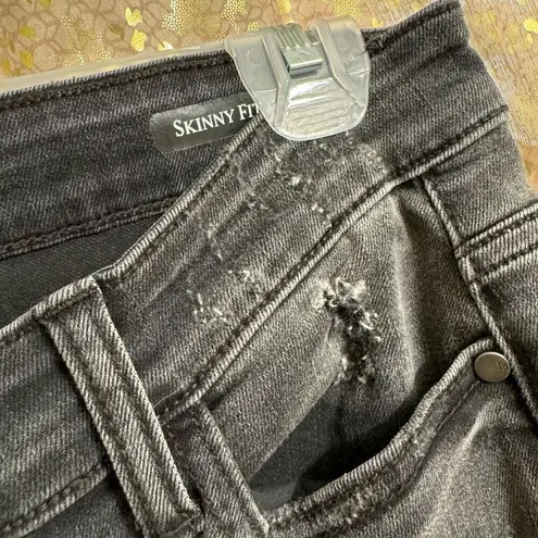 Judy Blue Black Destroyed Buffalo Plaid Patch Skinny Jeans 7/28