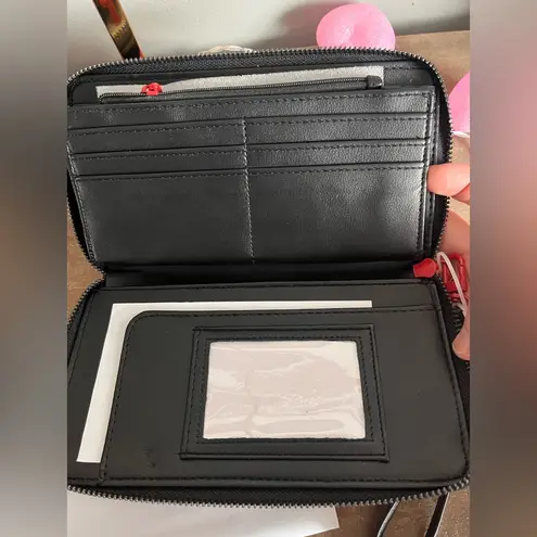 Betsey Johnson  Red Heart Studded Zip Wallet NWT Black Wristlet Purse - Image 4