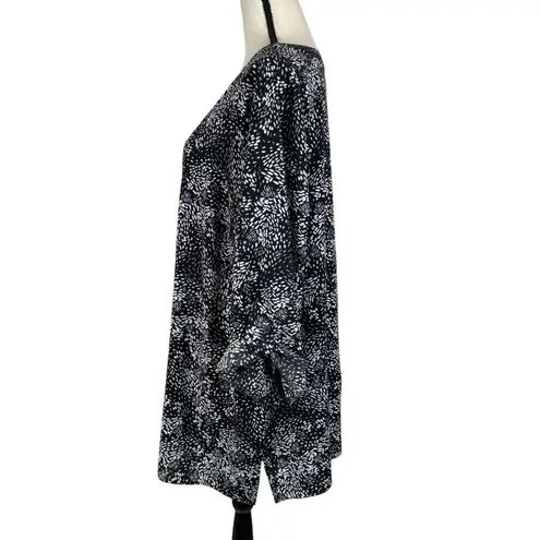 Catherines 3X-Large (26/28W) Top Button-Up Abstract 3/4 Roll-Tab Sleeve Pin-Tuck