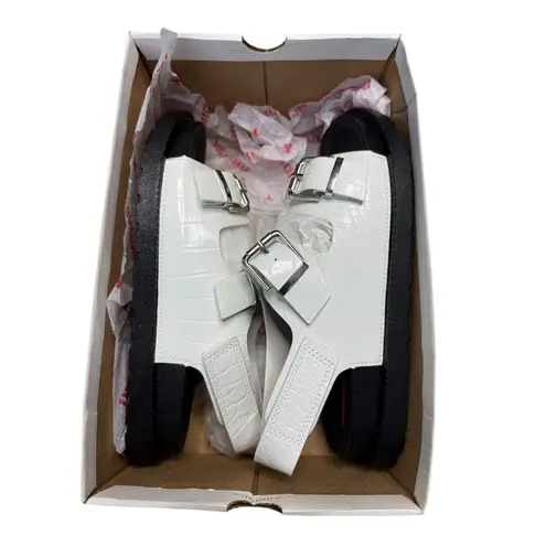 Union Bay VegaSport Sandals Women 8 White Black Chunky Platform Faux Leather