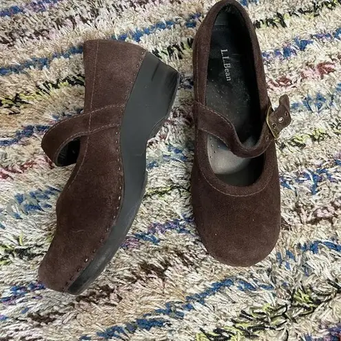 L.L.Bean  suede brown clogs