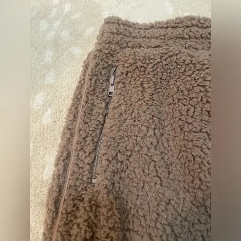 SKIMS Taupe Teddy Jogger Lounge Pants in size large