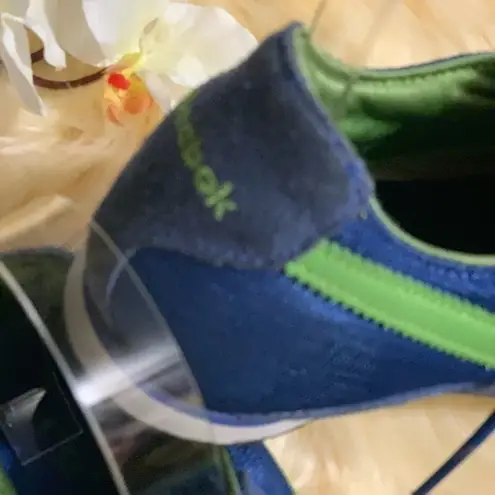 Reebok FASHION GREEN AND BLUE SNEAKERS Size 8