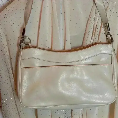 Liz Claiborne  Cream Leather Hobo Style Purse, Clean,‎ Excellent Condition