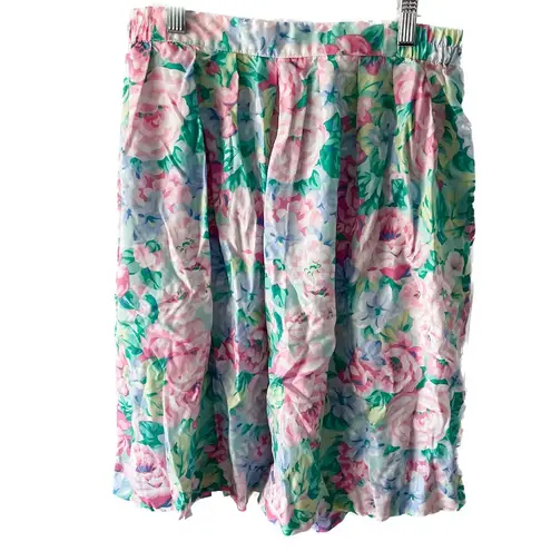 Bermuda Vintage floral printed pleated high waisted  shorts size S/M 6/8